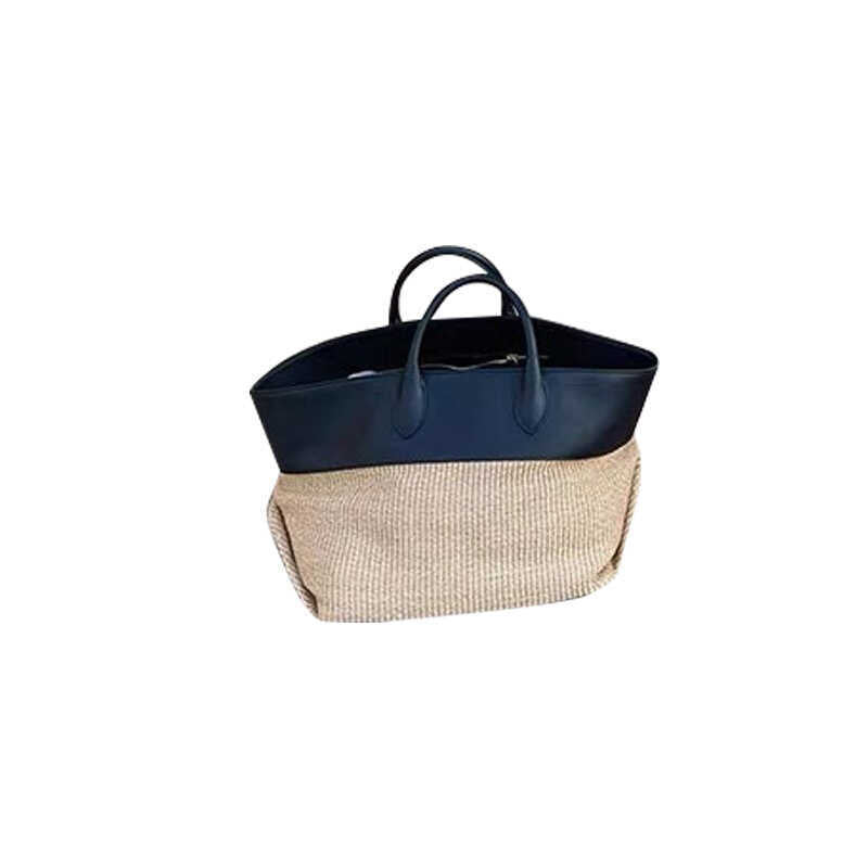 Elegancia natural: el bolso de hombro de paja tejida 🌾🖤 